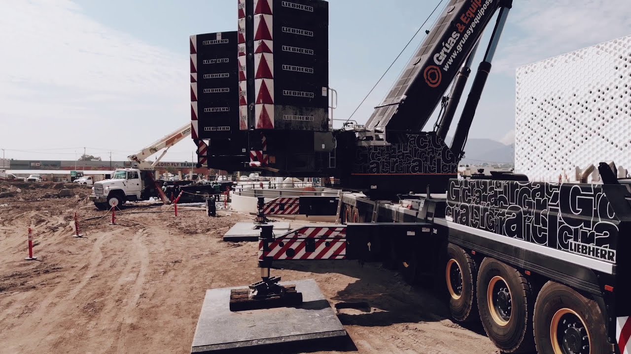 Desmontaje de una grúa torre con grúa de 550 toneladas