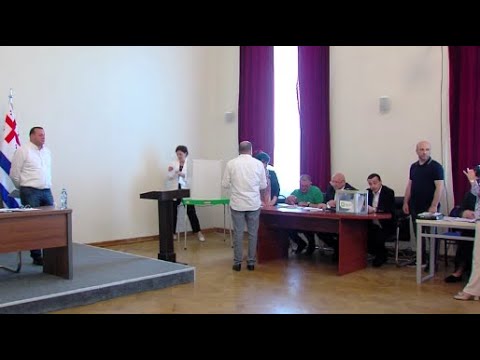ბათუმის საკრებულომ  6 თვის შემდეგ შეძლო თავმჯდომარედ \"ქართული ოცნების\" წარმომადგენლის არჩევა