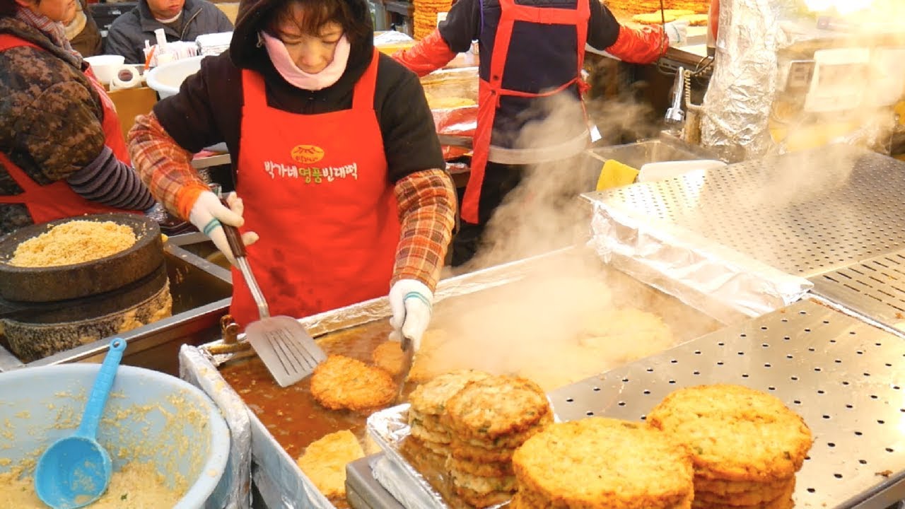 KOREAN STREET FOOD TOUR of GWANGJANG Market in SEOUL, South Korea | Chasing a Plate - Thomas & Sheena