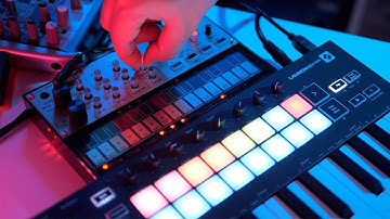 Novation Launchkey Mini mk3 x KORG Volca Keys - Improv Synth Jam