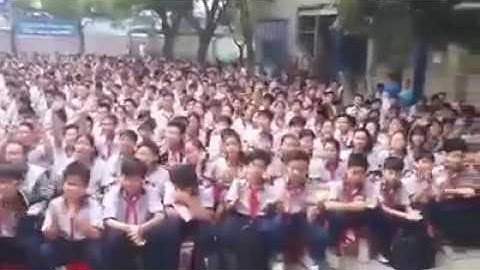 cô giáo hát lạc trôi . trương nao ma máu vậy