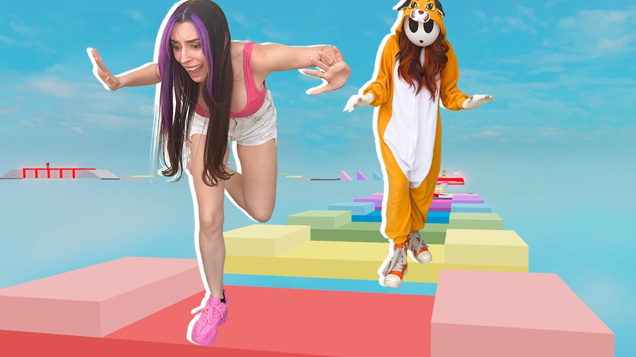 Jugamos un OBBY DE ROBLOX en la VIDA REAL con MANDARINA