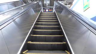 JR戸畑駅のエスカレーター(日立製)