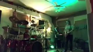 Alex Davila - Rock by Trio - In the city