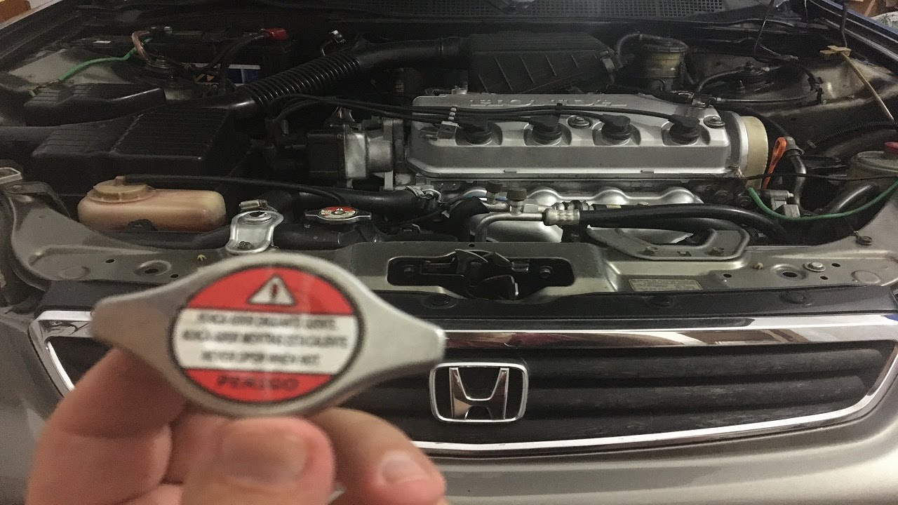 Carro fervendo? Tampinha do radiador do Civic na verdade é uma Válvula de Pressão cuidado