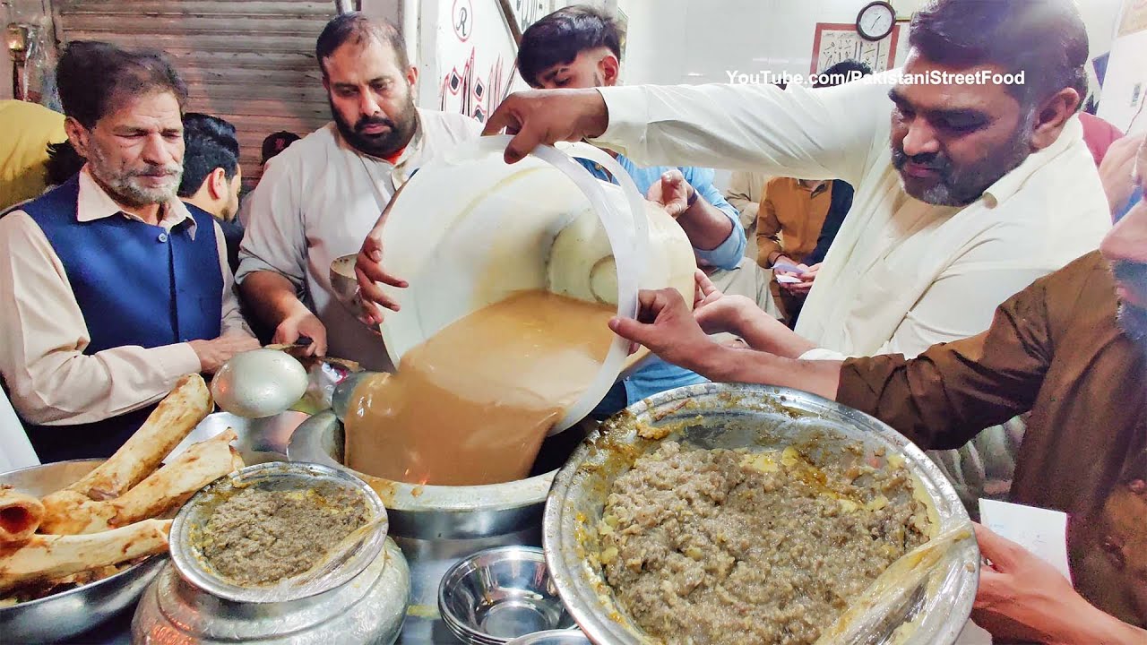 Kala khan Nihari Old and Famous Food Street KartarPura Rawalpindi