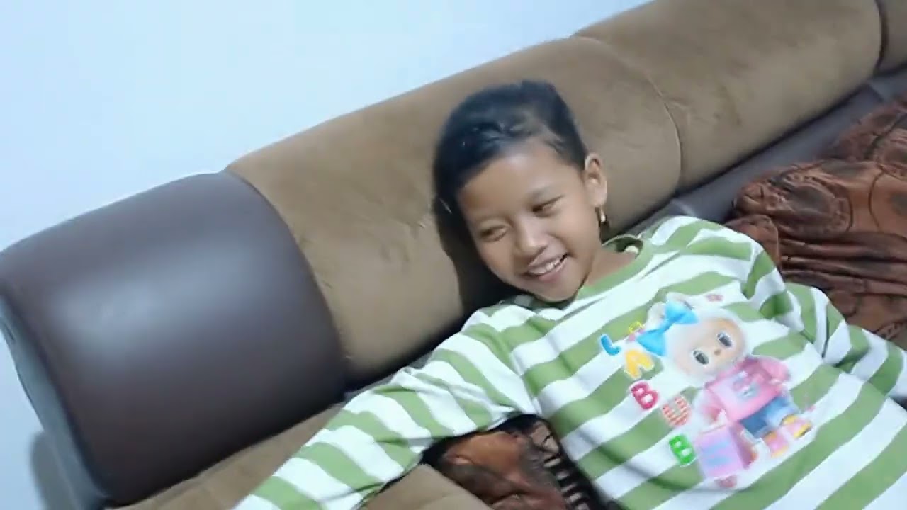 Bermain sama dek nesya juga kak dhafi dulu