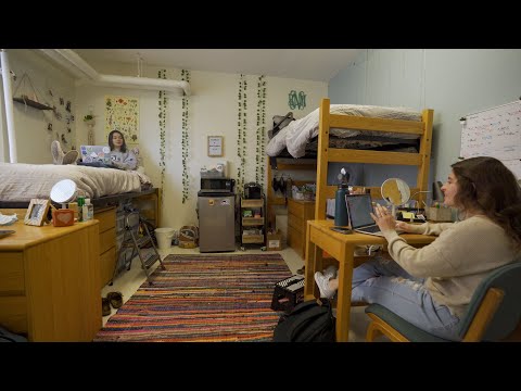 UNH Tour Stop: First Year Student Housing