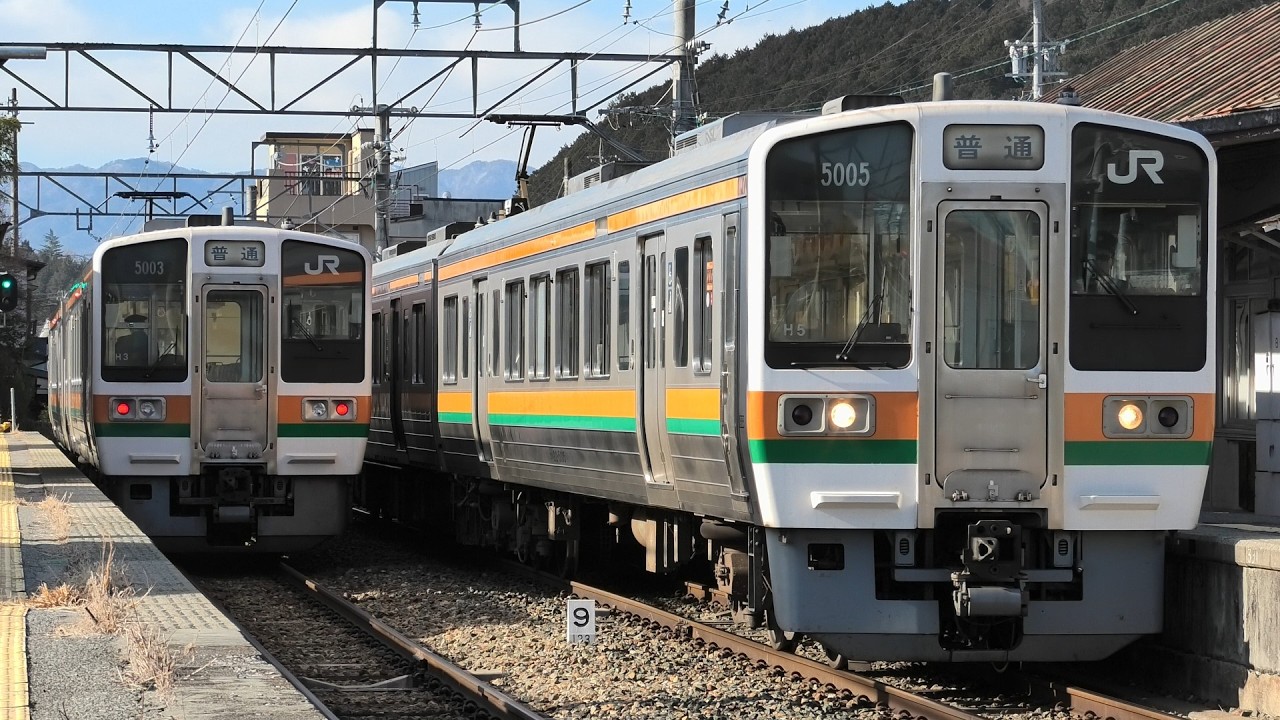 ＪＲ飯田線　伊那八幡駅　２１３系