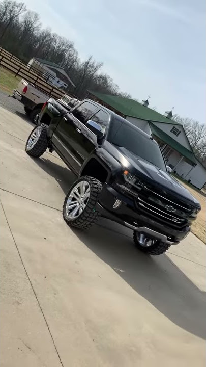 chevy tahoe on 24s and 33s｜TikTok Search