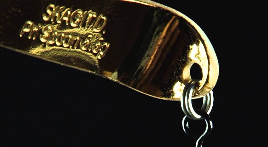 Пиздер жақын Жас томпақ әйел жыныстық қатынасқа түсуді қалайды