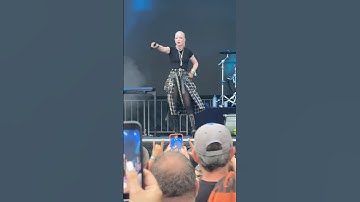 Garbage live from Ohana Festival -4! -Only Happy When It Rains