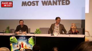 MUPPETS MOST WANTED Cast Interviews with Kermit, Miss Piggy & Ricky Gervais