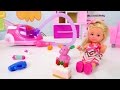 Barbies Tochter verwüstet das Haus. Barbie Doll Videos