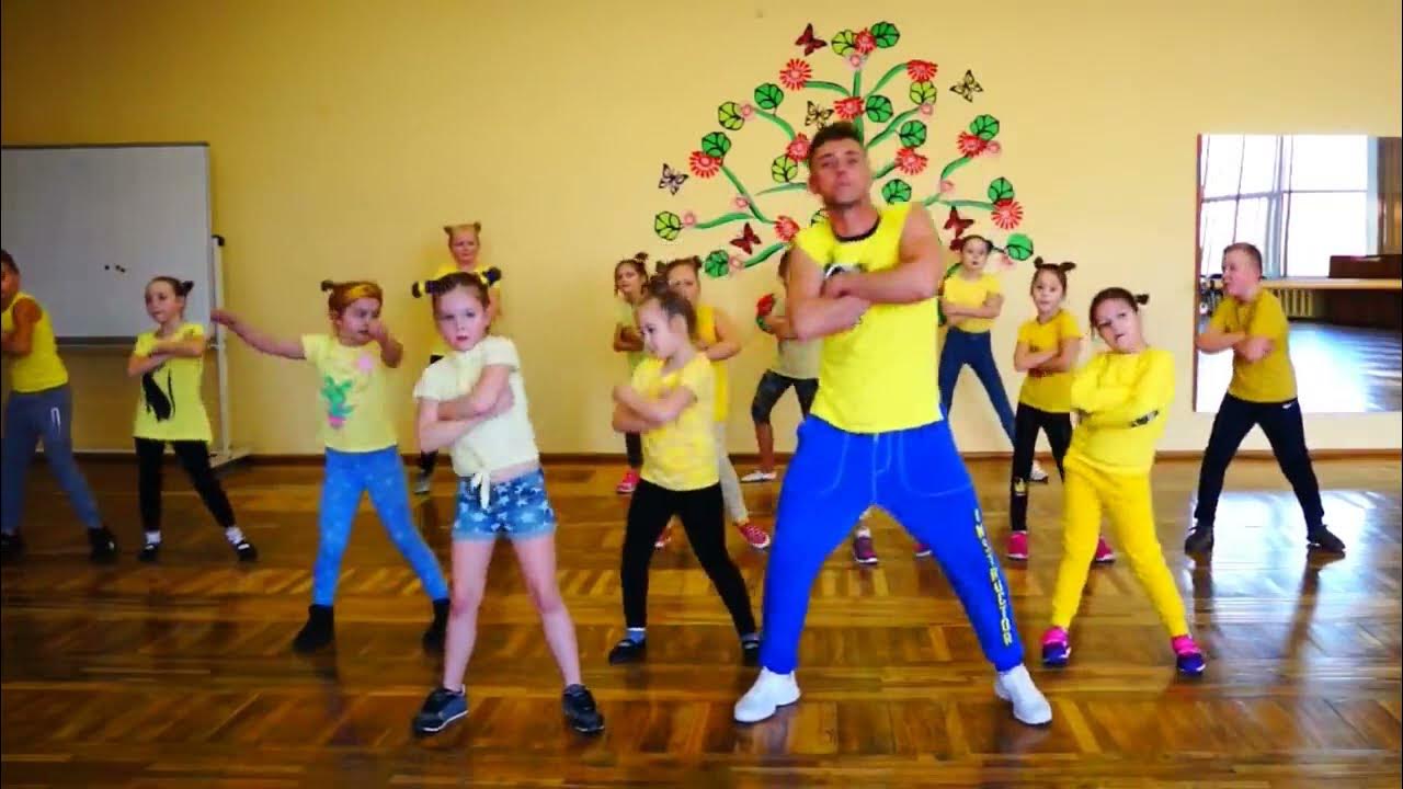 ZUMBA KIDS Electronic Song Minions / YouTube