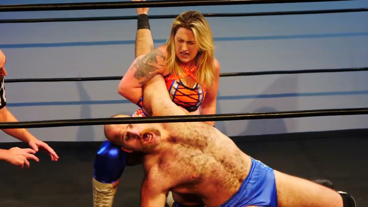 Paparazzi (11/14/25): Match #3 - Tiphani Grady vs Mike Goldstein