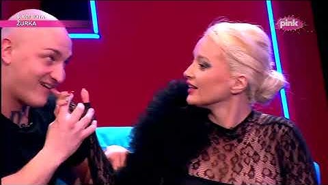 Maja Nikolić dira zlatni zub Desingerici (AmiG Show S17)