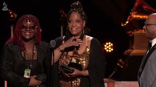 Download Lagu LEON THOMAS Wins BEST TRADITIONAL R\u0026B PERFORMANCE | 2026 GRAMMYs MP3