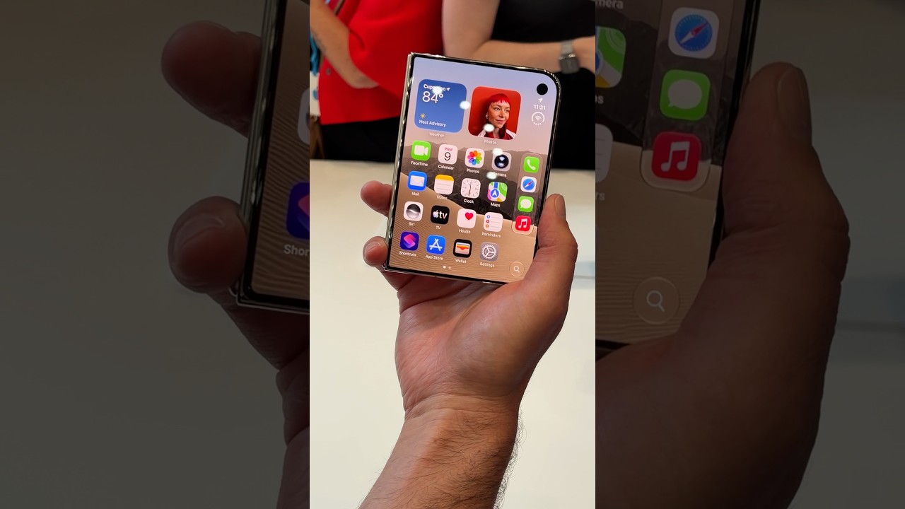 Apple Debuts Foldable iPhone Duo in Biggest-Ever Device Revamp Apple Debuts Foldable iPhone Duo in Biggest-Ever Device Revamp