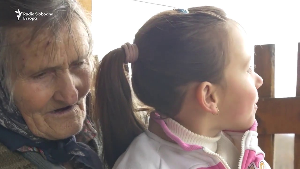 Jedina djevojčica u planinskom selu