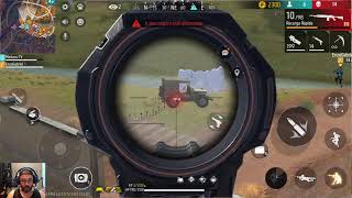 Jogando  Free Fire com aleatórios