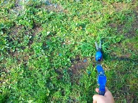 Ручная машинка для стрижки травы