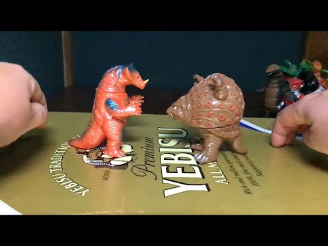 ソフビ DE 大怪獣バトル　ゴモラ 対 タッコング