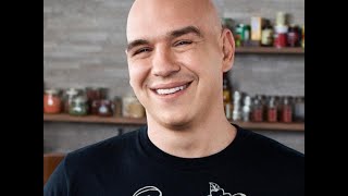 Michael Symon: New York Restaurants Lover; Married to Liz, Spends Downtime With Wife