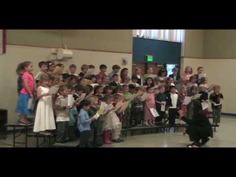 Rieke Elementary 1st Grade Spring 2009 Concert, part 1