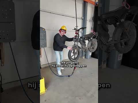 Thumbnail for Dít is hoe ver je een fatbikeband kan oppompen tot dat het ontploft! 💥