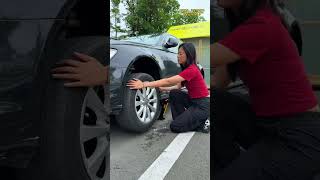 A female driver's car wouldn't start because the battery was dead, and she did this! #automobile