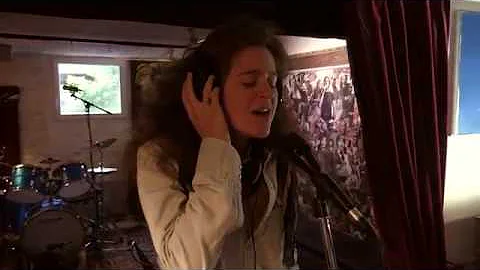Mr Tambourine Man - Bob Dylan One Woman Band Cover...