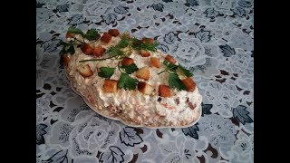 Салат из сардин с гренками Салат из сардин с гренками