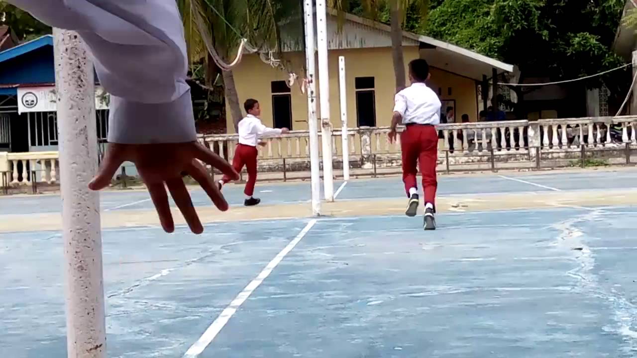  Permainan Benteng  Majene YouTube