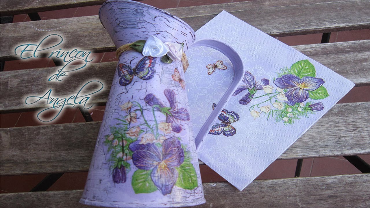 Decoupage y craquelado - Como decorar una jarra de metal