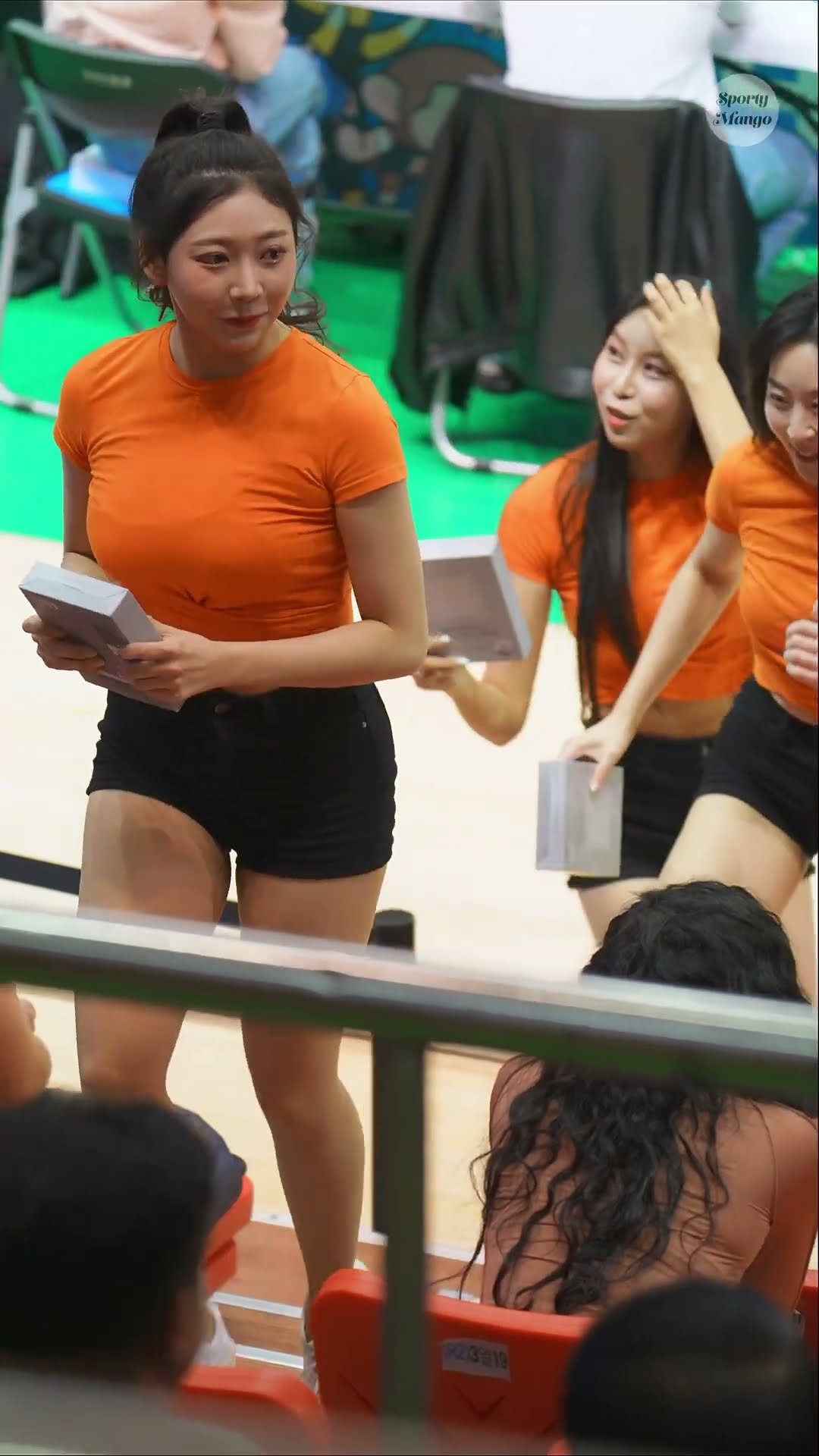 선물(?) 주러 달려오는 조예린 치어리더 #조예린 #치어리더 #KBL컵