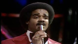 The Stylistics - 7000 Dollars And You
The Stylistics are singing live vocals with the studio TOTP orchestra. 7000 dollars and You reached number 24 on the UK Singles Chart in 1977.
Id be grateful if you could give the video a 👍 and subscribe if youre new to the channel.
Subscribe for more
Music: 👉 https://www.youtube.com/@paulgibbsentertainment
Countryside: 👉 https://www.youtube.com/channel/UC4c5eSUJ2cwUt2dQmyT62jQ
Aerospace 👉 https://www.youtube.com/channel/UCX93oBn-WGU7L-opqyRLUuA/about
Social
📸 Flickr https://www.flickr.com/photos/75482294@N05/albums/72157710088812902
🌐 X https://twitter.com/deapblueseas
🌈 Instagram https://www.instagram.com/paulflight_/?hl=en
Media: SVHS
Video Format: PAL
Audio: Mono
Location: London
Recording date: May 1977
#TheStylistics The Stylistics - 7000 Dollars And You