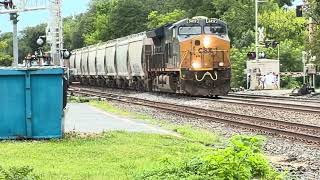 2 kids playing chicken with the train and almost get hit CSX 3417 Fairport NY