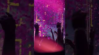 Crowd Goes Crazy In Mumbai When No Cap Drops