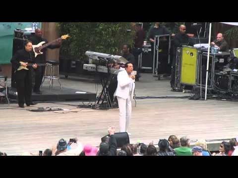 Smokey Robinson -