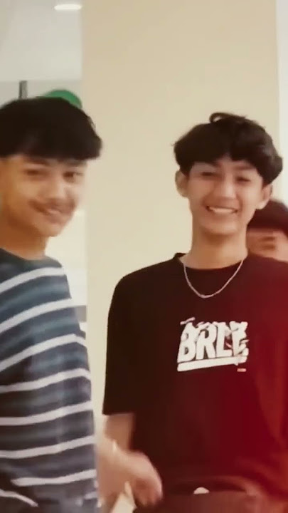 manis banget senyuman mas Najib dan Isal