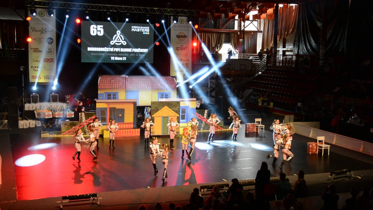 DVK Move21 Dobrodružství Pipi dlouhé punčochy