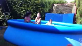 Vine zombie sisters screenshot 2
