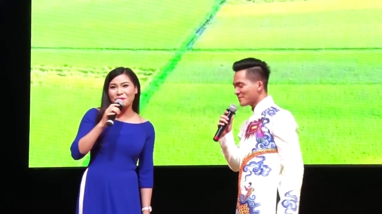 Nắng Ấm Quê Hương | Bùi Thị Thúy ft Trần Hữu Tuấn bekijken op YouTube