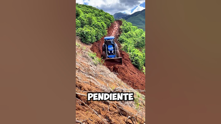 Este Operador Usa un Tractor para Crear Rutas en Terrenos Imposibles 🚜