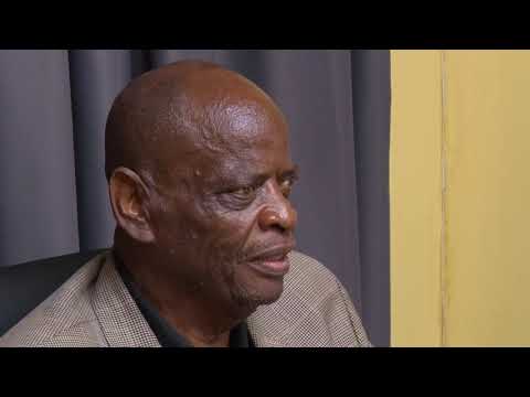 Kgosikgolo ya Morafe wa Barolong Boora Tshidi, Kgosi Jeff Montshioa o itumelela letsatsi la matsalo.