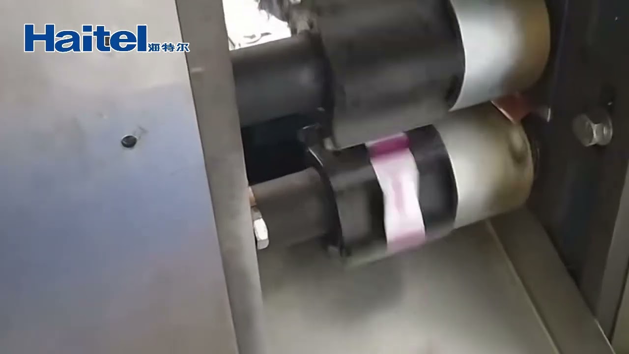 High speed hard candy pillow packaging machine