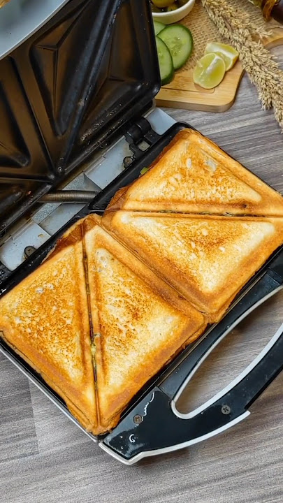 Chicken Sandwich🥪 In Sandwich Maker #shorts #youtubeshorts #sandwich #chickensandwich #viral #reels