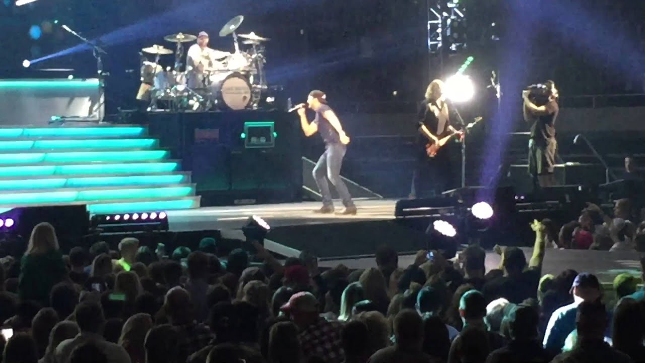 Luke BryanKiss Tomorrow Goodbye live in Peoria Illinois YouTube