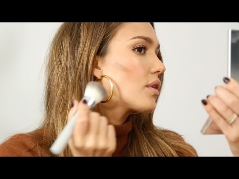 Jessica Alba on Sleeping In, Shampoo and Contouring